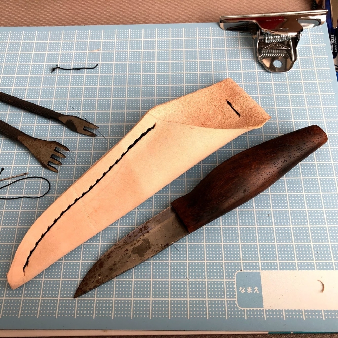 レザークラフトでシースナイフの鞘「シース」を作る！ - みあぽん 
