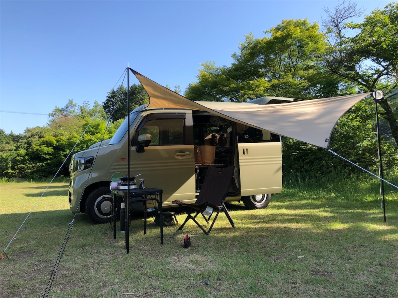 80 【車中泊キャンプ】の最適解を求めて迷走中 ①雨対策のタープ張り 