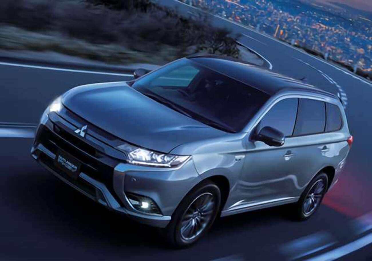 新型アウトランダー】ビル足！「PHEV BLACK Edition」2020年6月4日発売