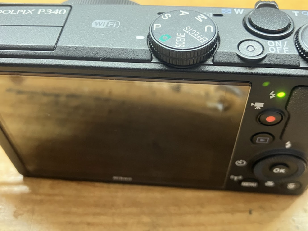 Nikon P340のバッテリー完全放電、もう焦らない！復活のための裏技を大 
