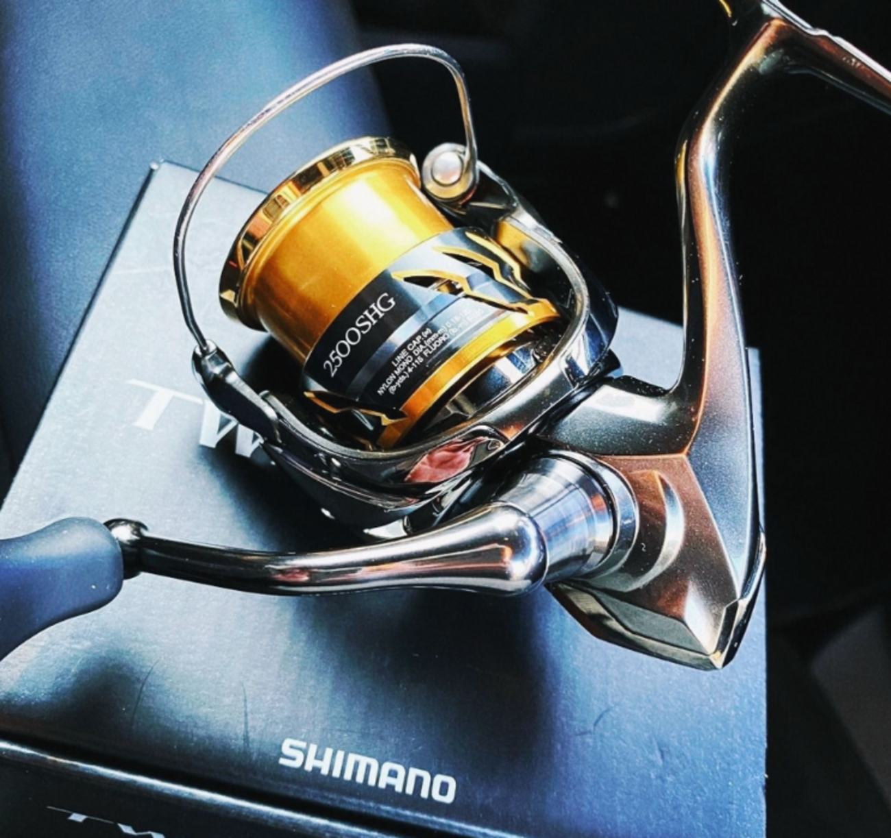 20ツインパワー 2500SHG】のインプレをまとめます！！魅力的な金属  