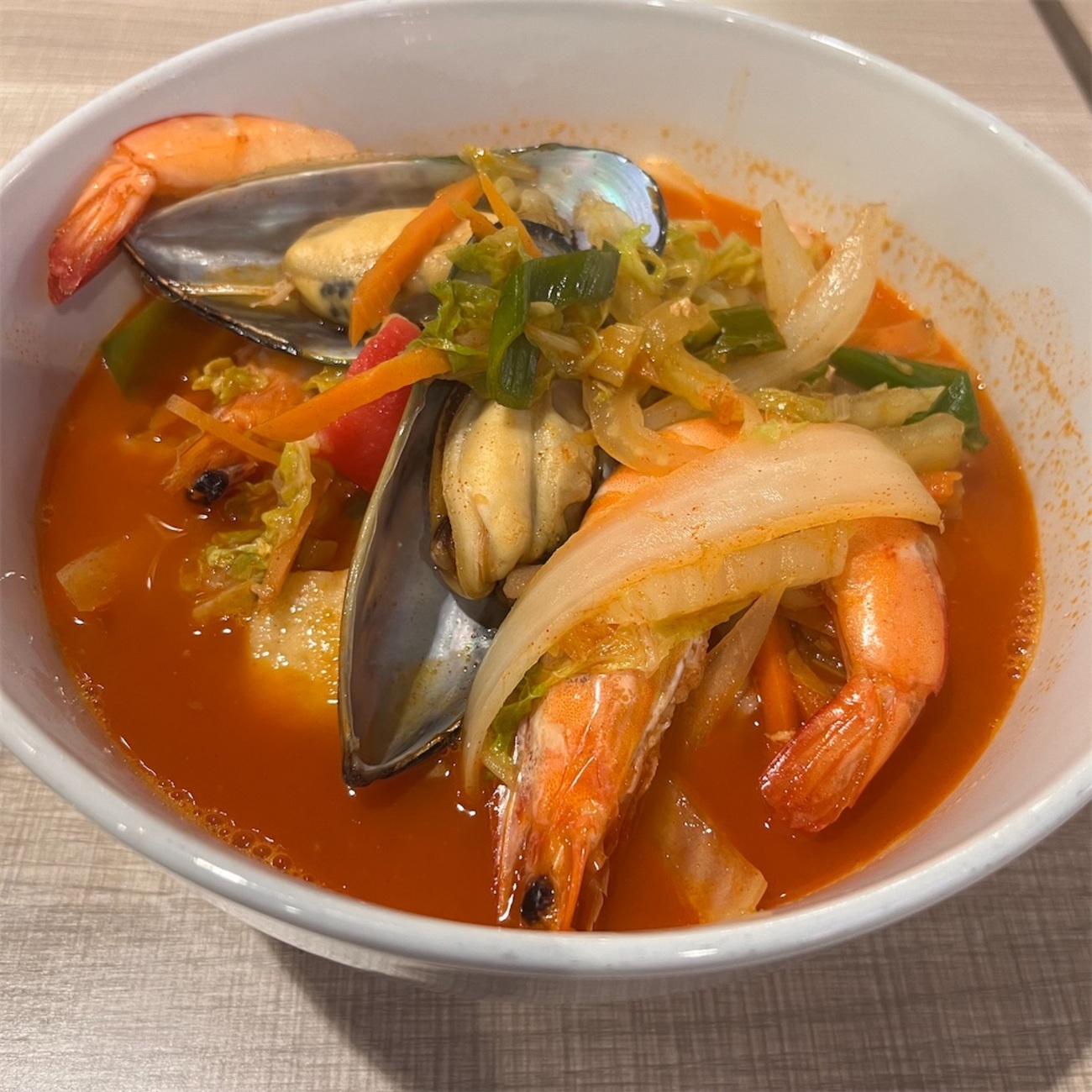 動画で紹介】中国北方食べ歩き：z.TAOフードコートで出会った西北麺と