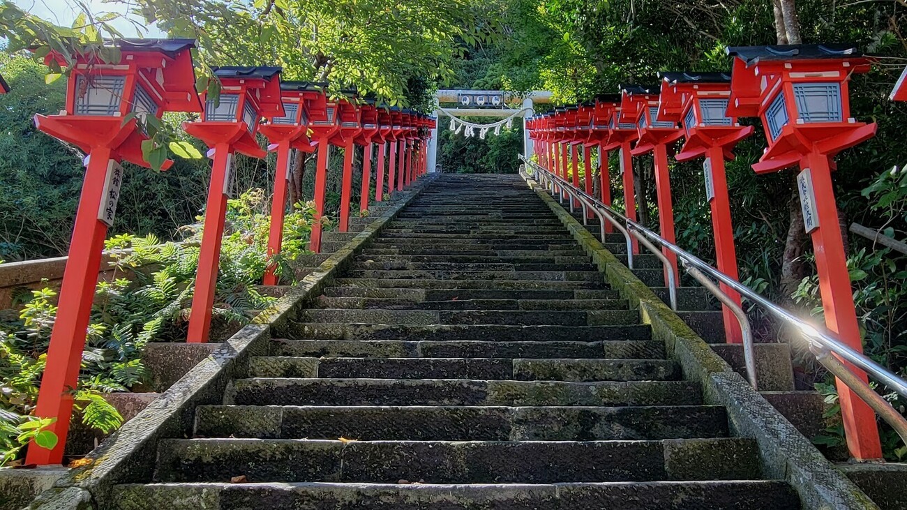 遠見 岬 神社