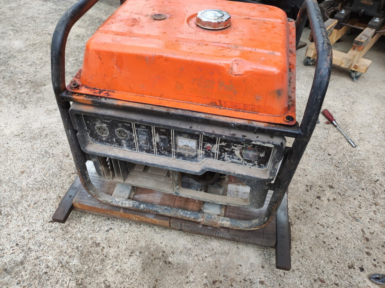 数年放置の発電機修理 新ダイワ EG2100-SB その1 - Shioika Blog
