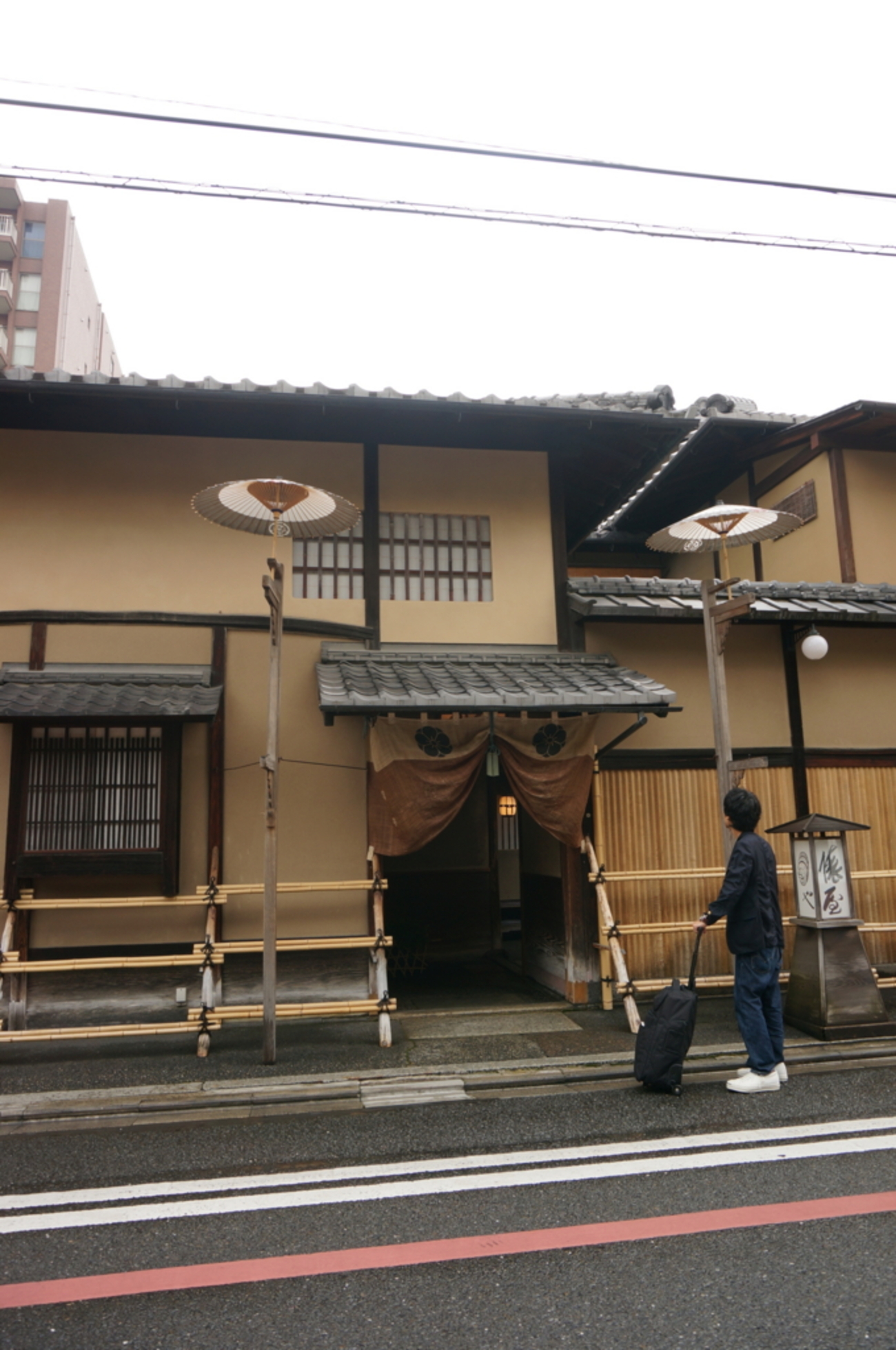 俵屋旅館に到着！～これが日本最高峰の宿～ - 貧乏だけどママは