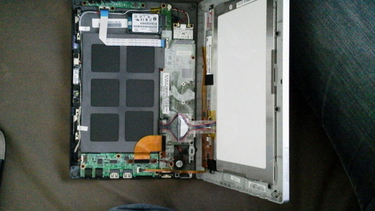 LaVie Touch PC-LT550FS のCMOSバックアップ電池交換 - 忘備録