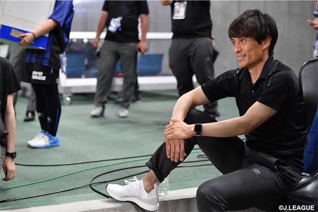 ガンバ大阪 宮本恒靖 激動の1年に完全密着 ~プロのロッカールームを400時間撮り続けたら・・・~BD [Blu-ray] ガンバ大阪 宮本恒靖 激動の1年に完全密着 ～プロのロッカー