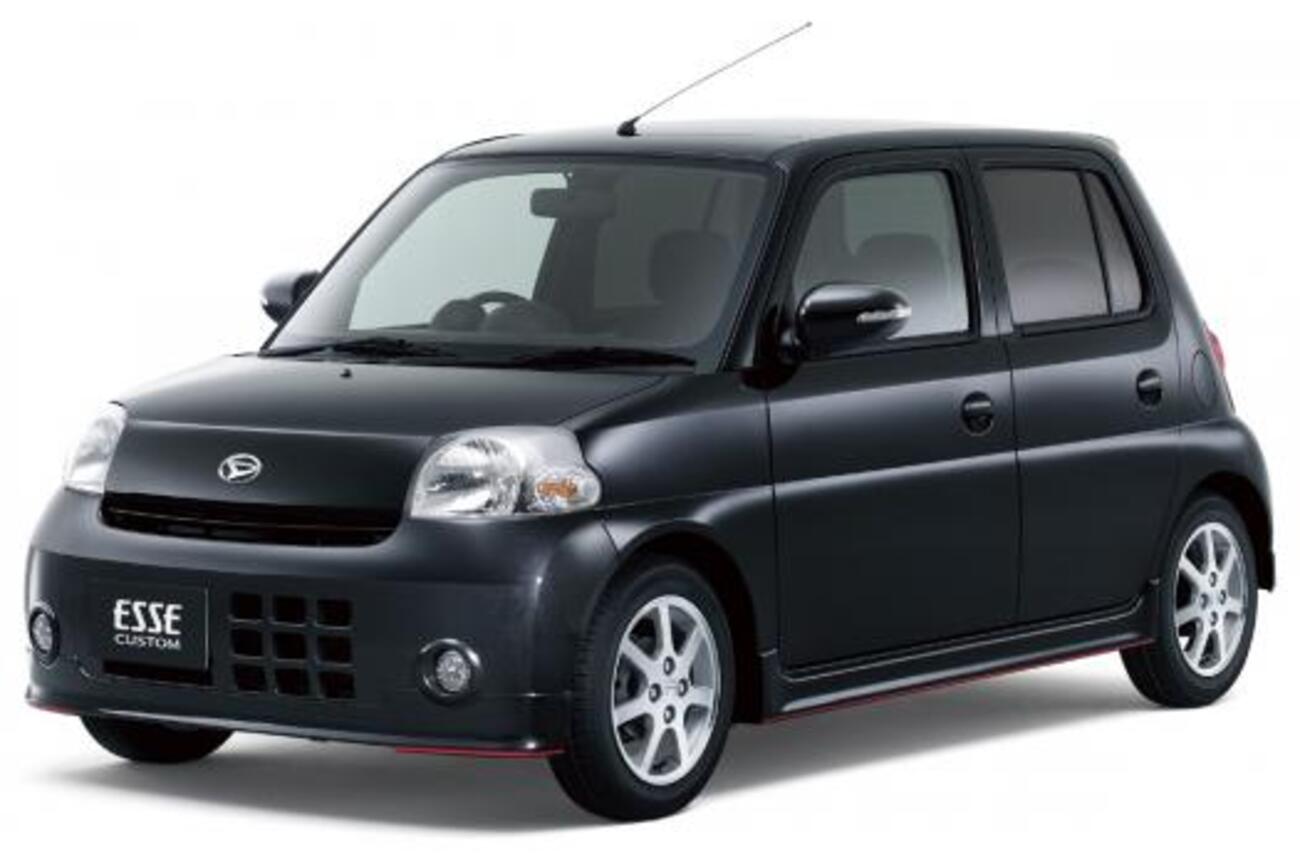ダイハツ「エッセカスタム」発売で新たな客層を広げる!! - 新車情報の