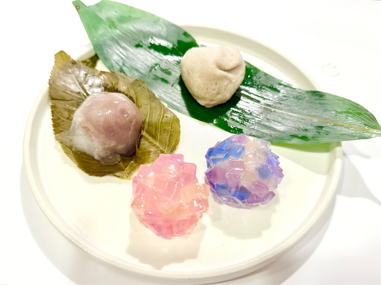 ミッドタウン日比谷『鈴懸』季節の生菓子 紫陽花、葛桜、麩乃餅