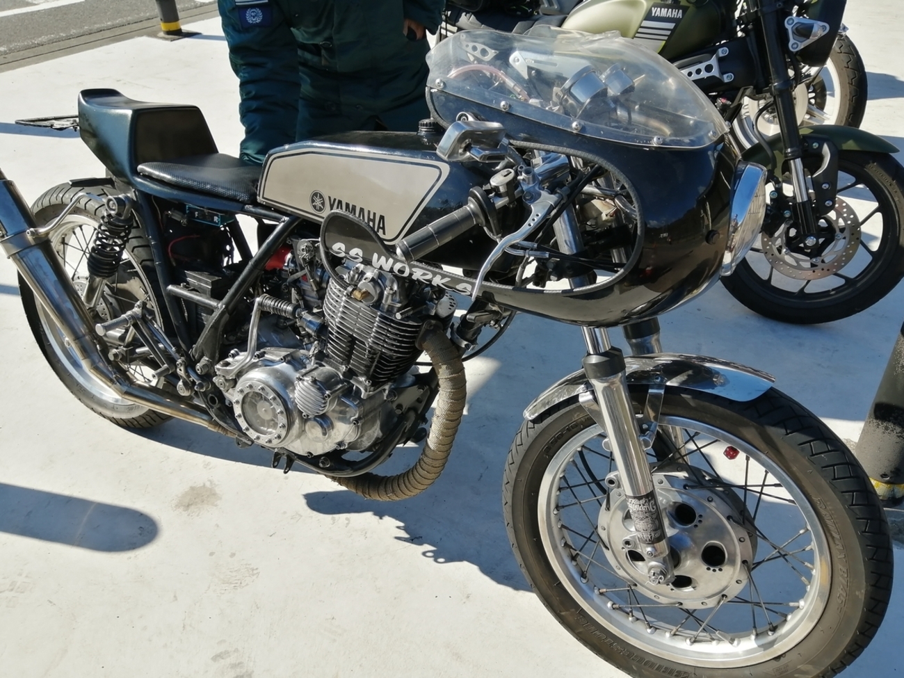sr400 ペイトンプレイスハーフカウル 【公式通販】