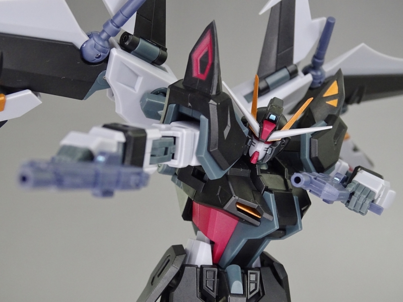 ROBOT魂 GAT-X105E+AQM/E-X09S ストライクノワールガンダム ver 