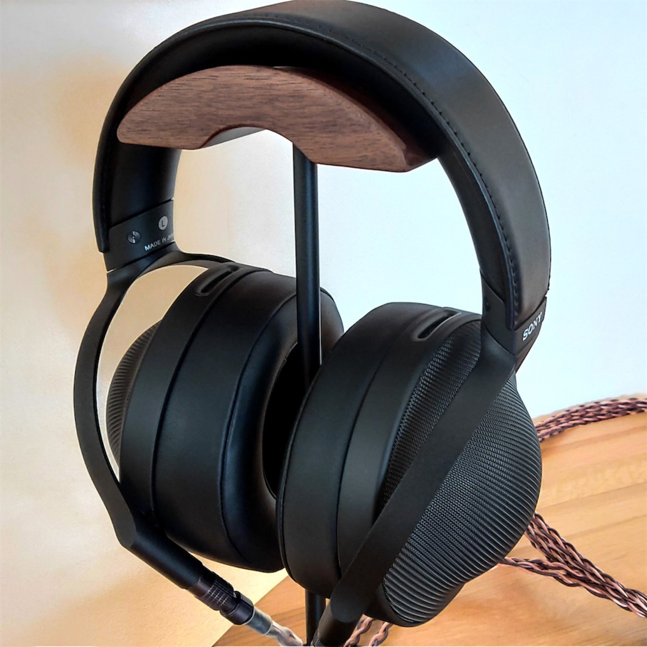 SONY（ソニー）ハイエンドヘッドホン MDR-Z1R【美品】