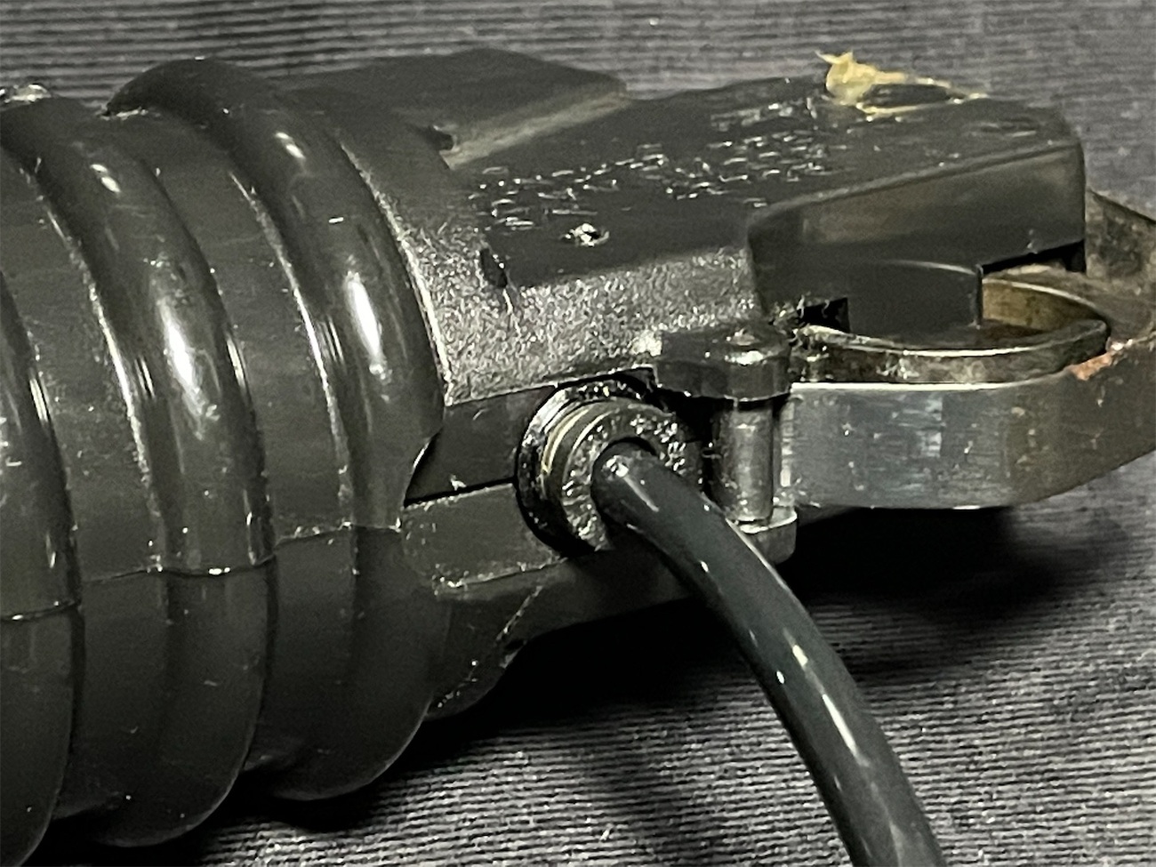 トイテックM203 グレネードランチャーフルオートユニット木製ドラゴングリップ付 トイテックM203 グレネードランチャーフルオートユニット木製