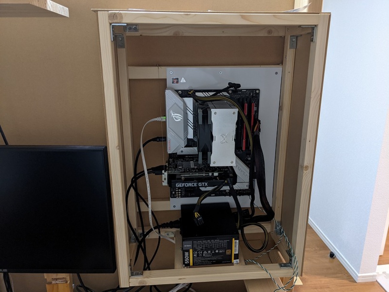 壁掛けPCケースを自作する（③PC組み立て） - いもじろうの雑記 