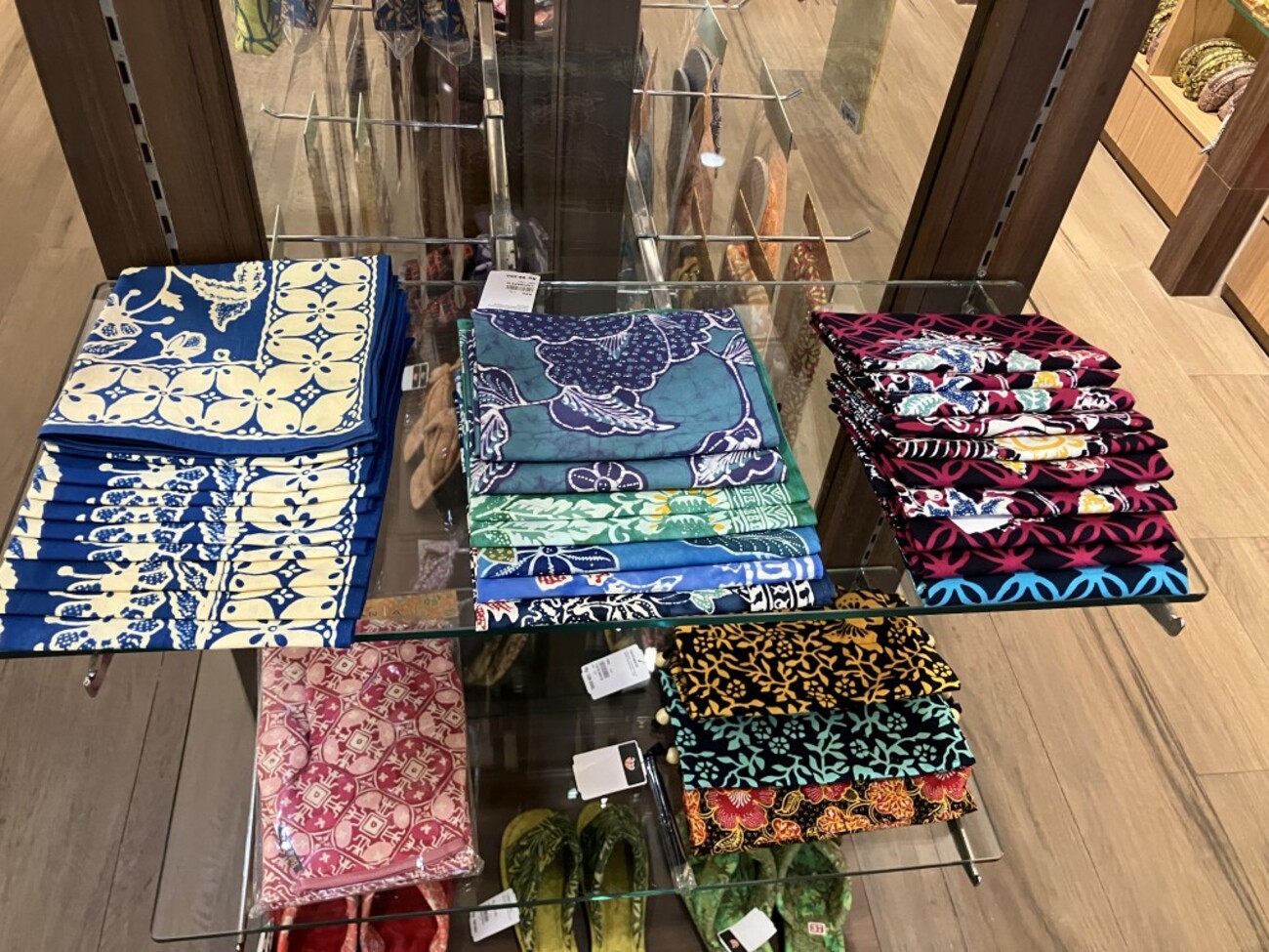 Batik Keris でハンカチを購入 - ノリオのインドネシア赴任日記