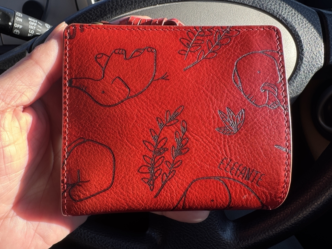 DAKOTAのゾウさんお財布（エレファンテ）を嫁ちゃんに買ってもらった