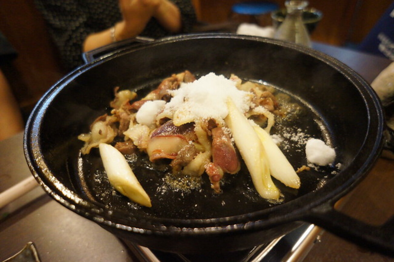 野生あなぐま肉のすき焼きを食べに渋谷「むじなや」へ - akuyan to