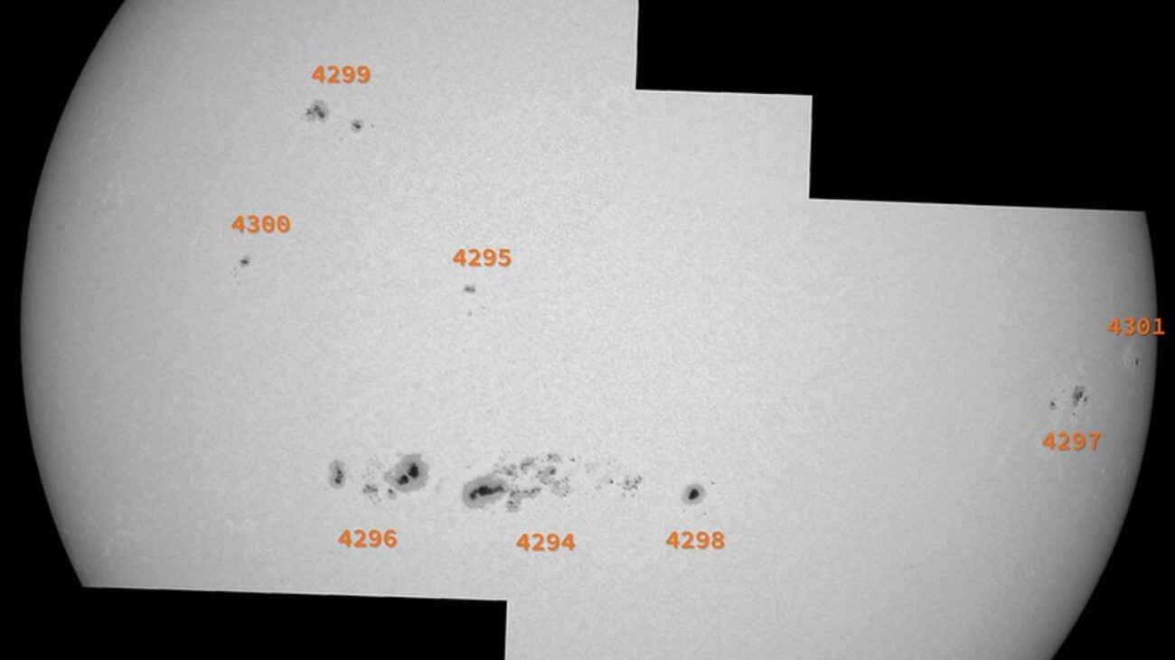 4296, 4294, 4298 黒点群 (2025/12/5) - Deep Sky Memories