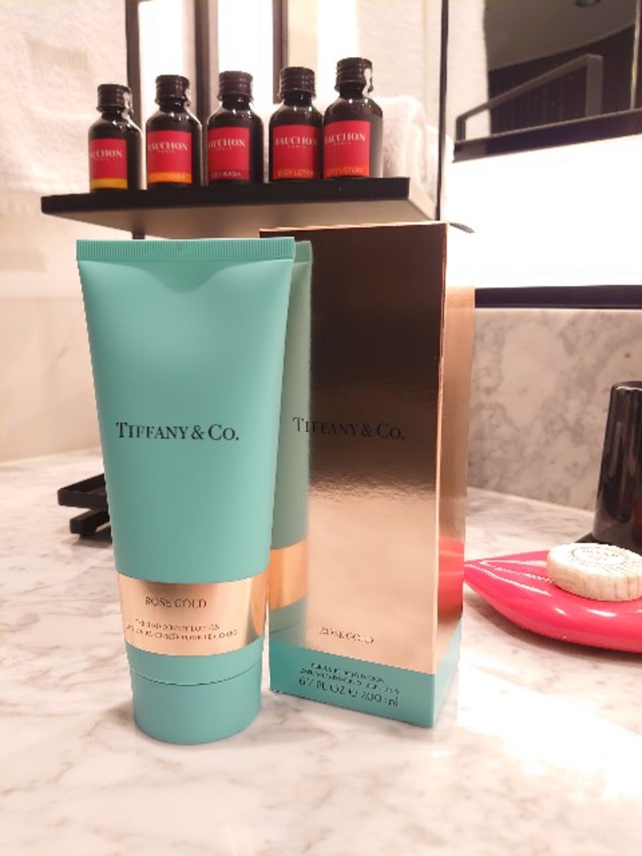 Tiffany & Co. ボディクリーム Amazon | ティファニー TIFFANY＆Co ボディークリーム 150ml