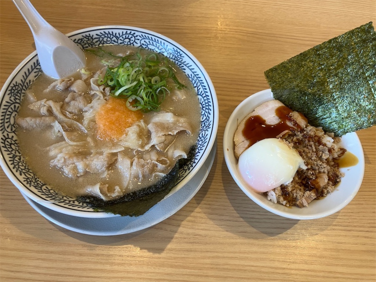 丸源ラーメン 相模原清新店〜肉そば肉ダブル／温玉チャーシューごはん 