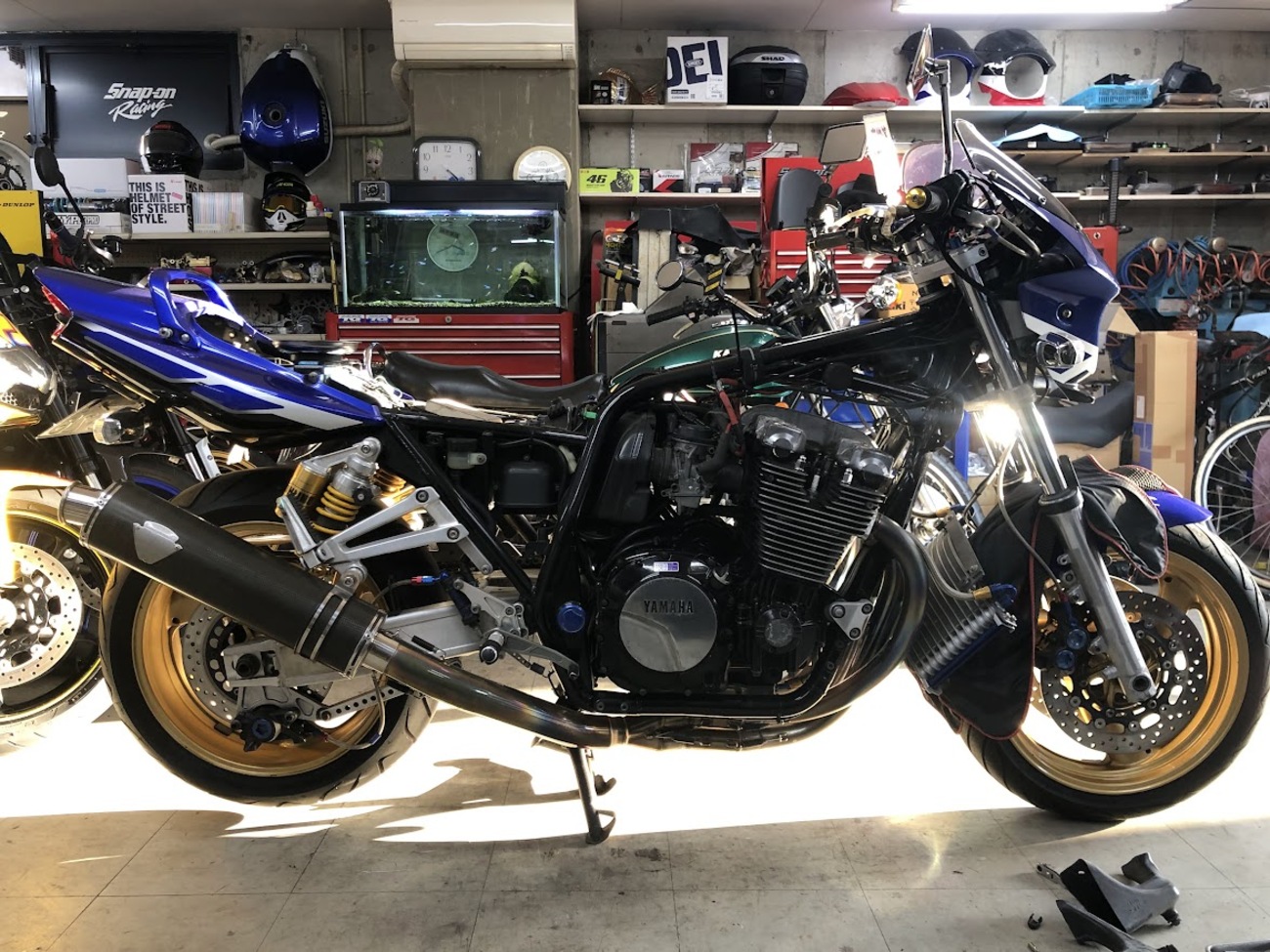 XJR1300ヘッドカバー　ペイント又は予備として XJR1300 (ヘッドカバーガスケット交換) - moto shop TG's diary