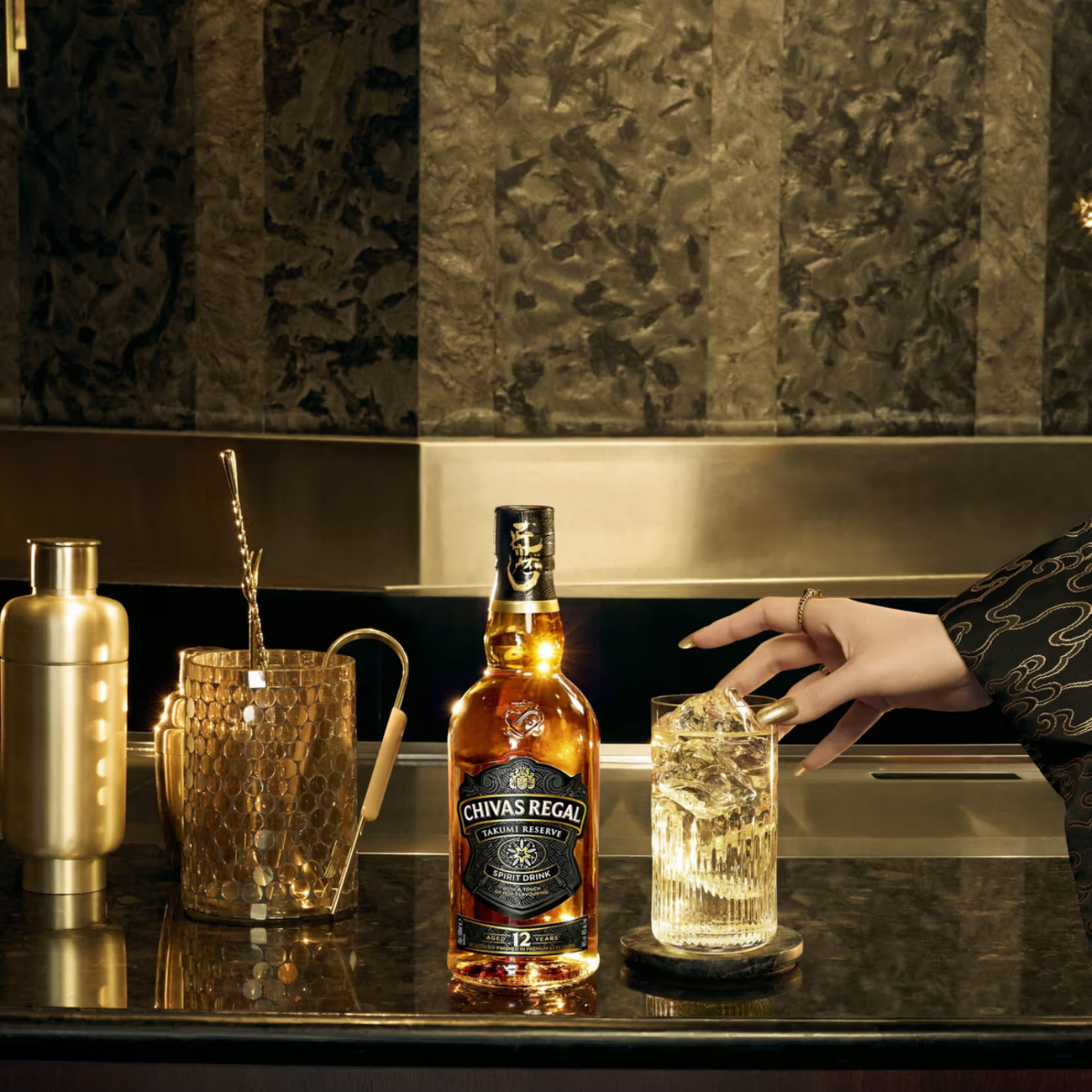 CHIVAS】CHIVAS REGAL TAKUMI RESERVE（ｼｰﾊﾞｽﾘｰｶﾞﾙ ﾀｸﾐﾘｻﾞｰﾌﾞ