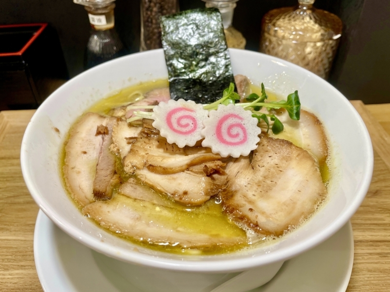 今週のラーメン5683】中華そば ナルト（東京・中野）チャーシュー 