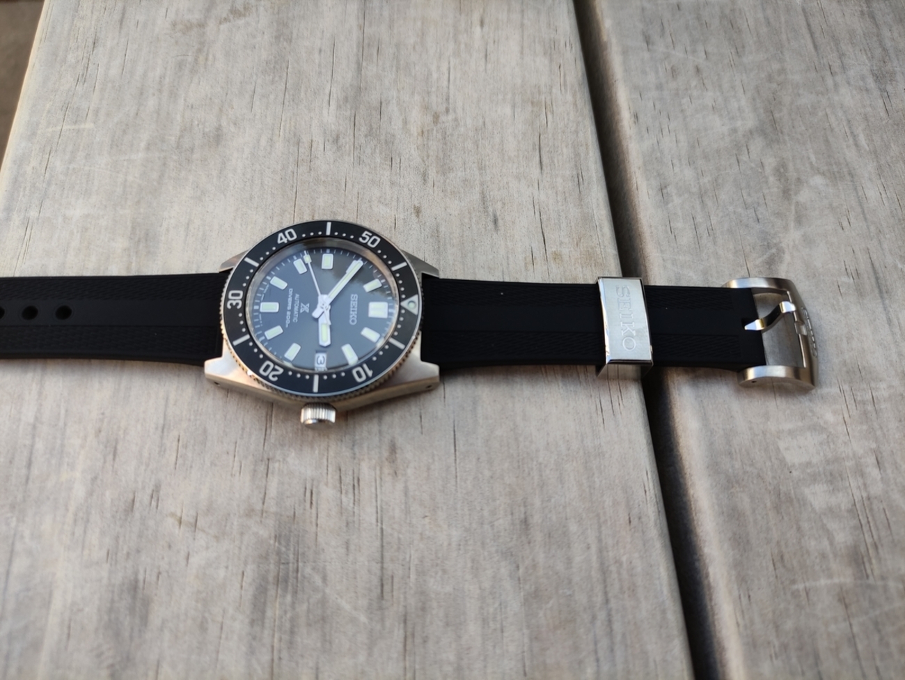 Seiko Prospex SBDC101にSBDC105付属のシリコンバンドを取り付けてみた 