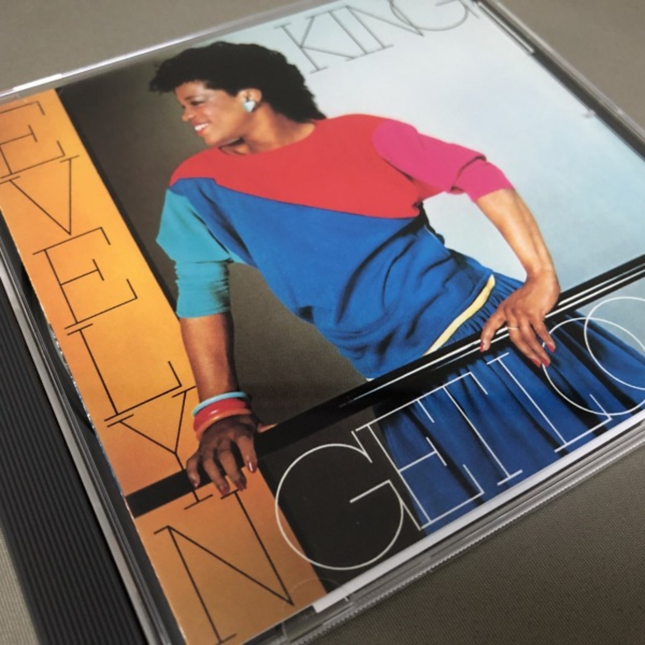 アーティスト：Evelyn 