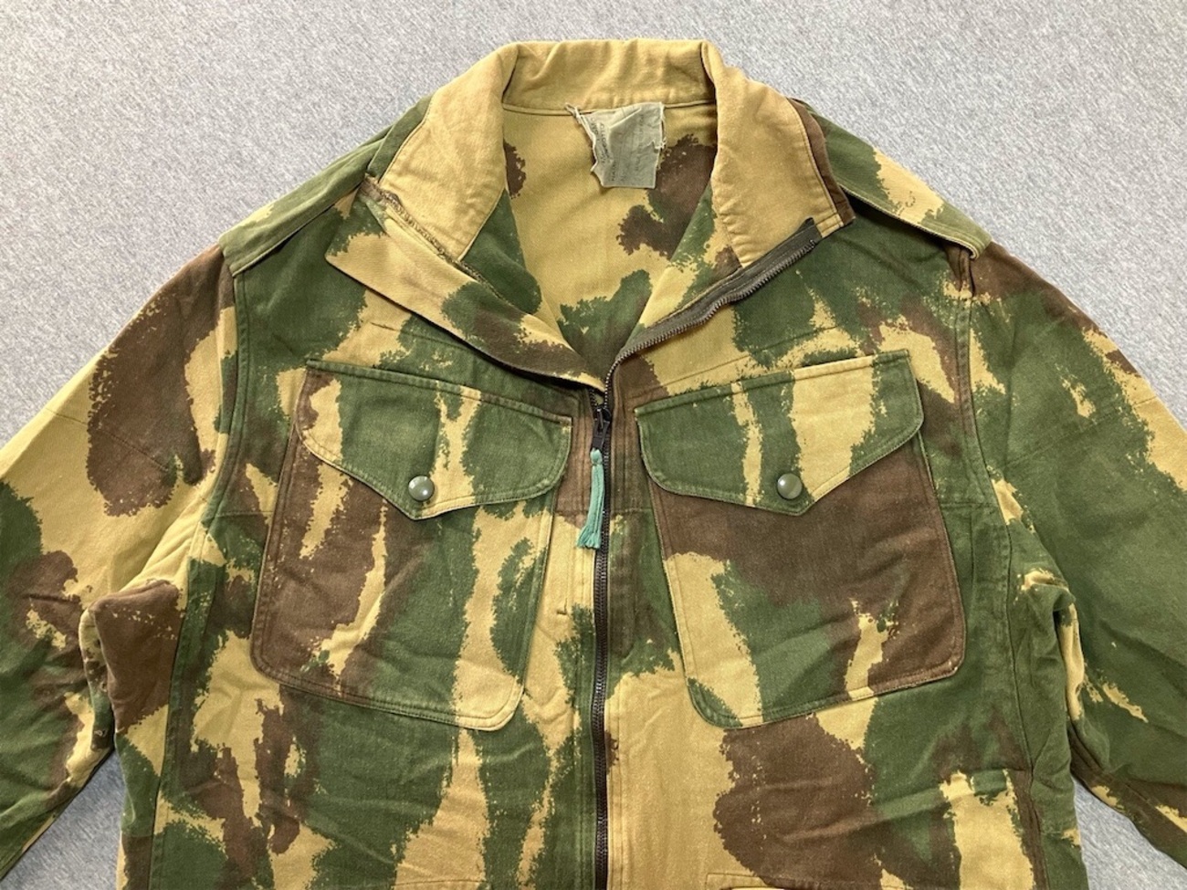 DPMスモックのパーツを使用！【イギリスの軍服】陸軍空挺迷彩スモック