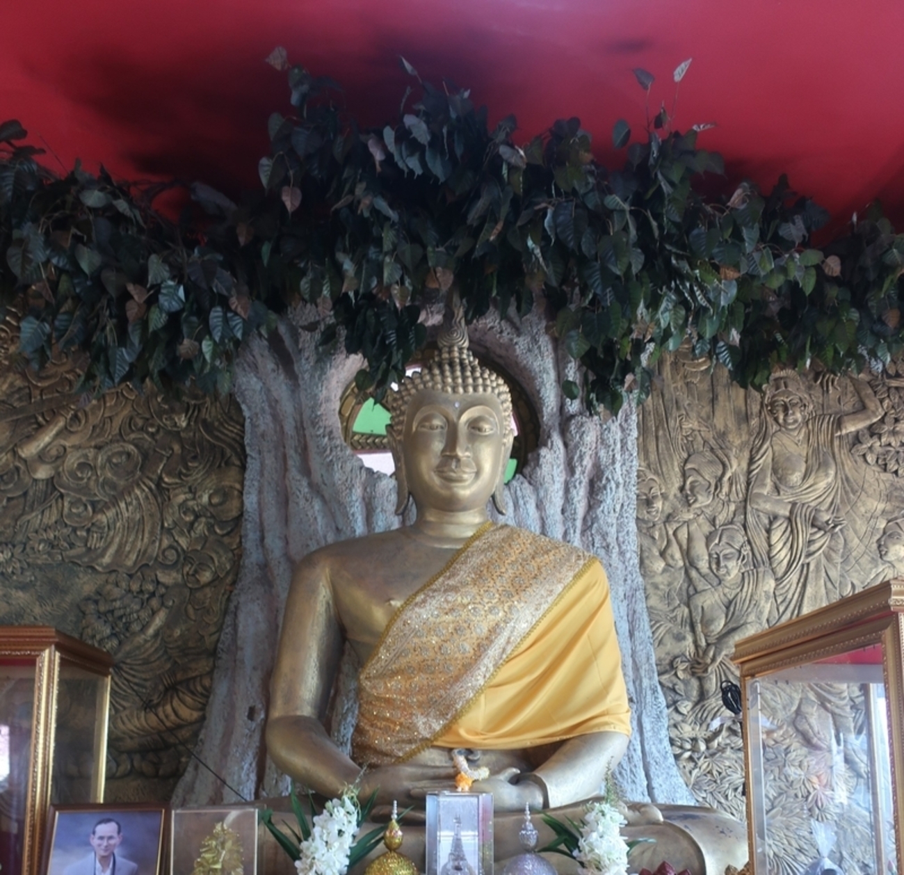 タイのお寺でブッダの生涯にゆかりある樹木を眺める - タイの