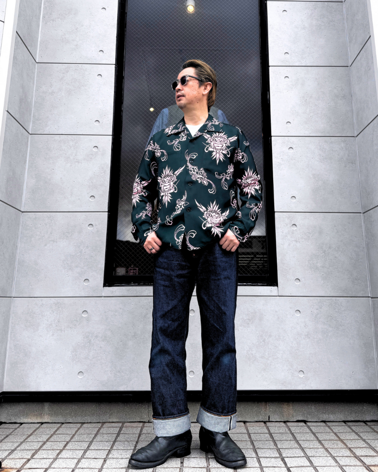SUN SURF サンサーフ より ポリネシア神話に登場するティキ柄の長袖 