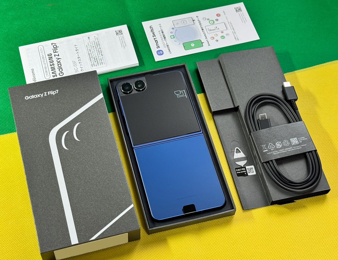 Galaxy Z Flip7 SC-55Fを開封した - At First ? 中古 Galaxy Z Flip7 