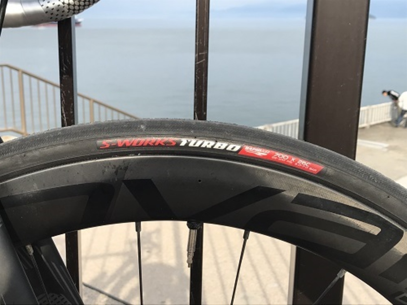 チューブレスタイヤ続編 SWORKS TURBO RAPIDAIR 26C - 自転車乗り