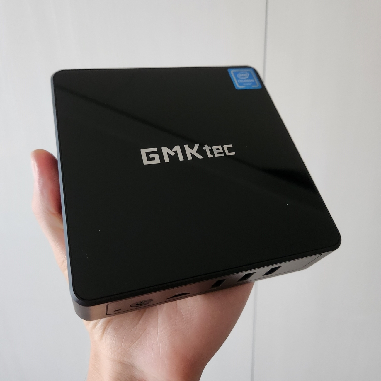 GMKtec nucbox3 を購入しました。ファンレス Celeron J4125 マシンは 