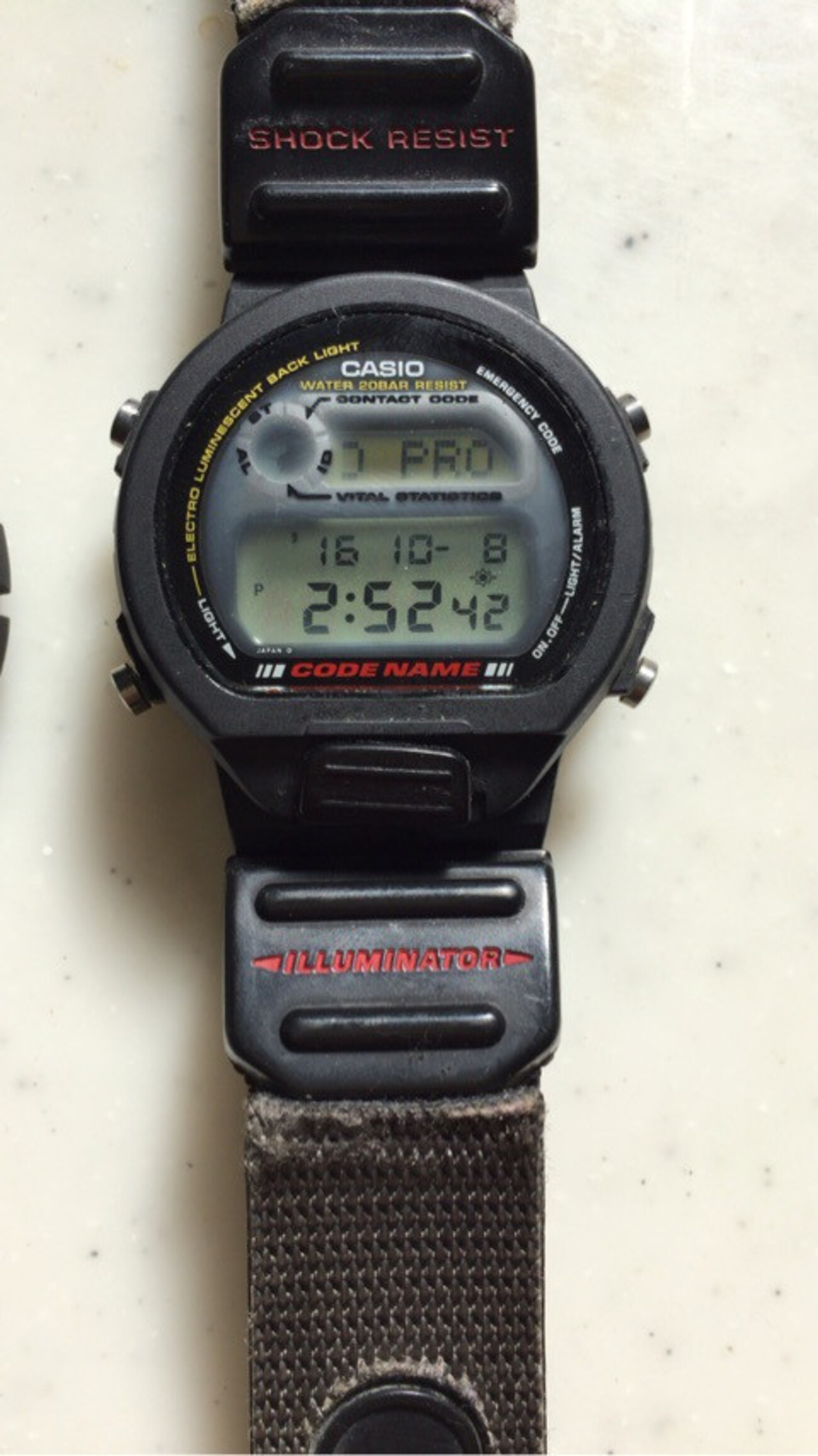 G-SHOCKベゼル交換・ベルト交換で新品のように復活したDW8500 