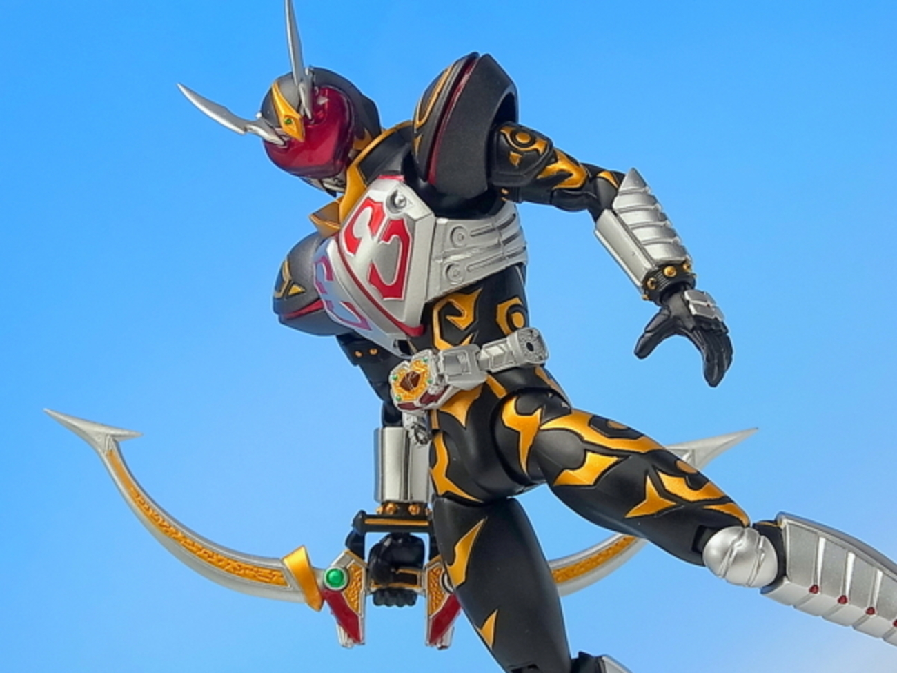 S.H.フィギュアーツ 仮面ライダーカリス レビュー - YOの玩具箱