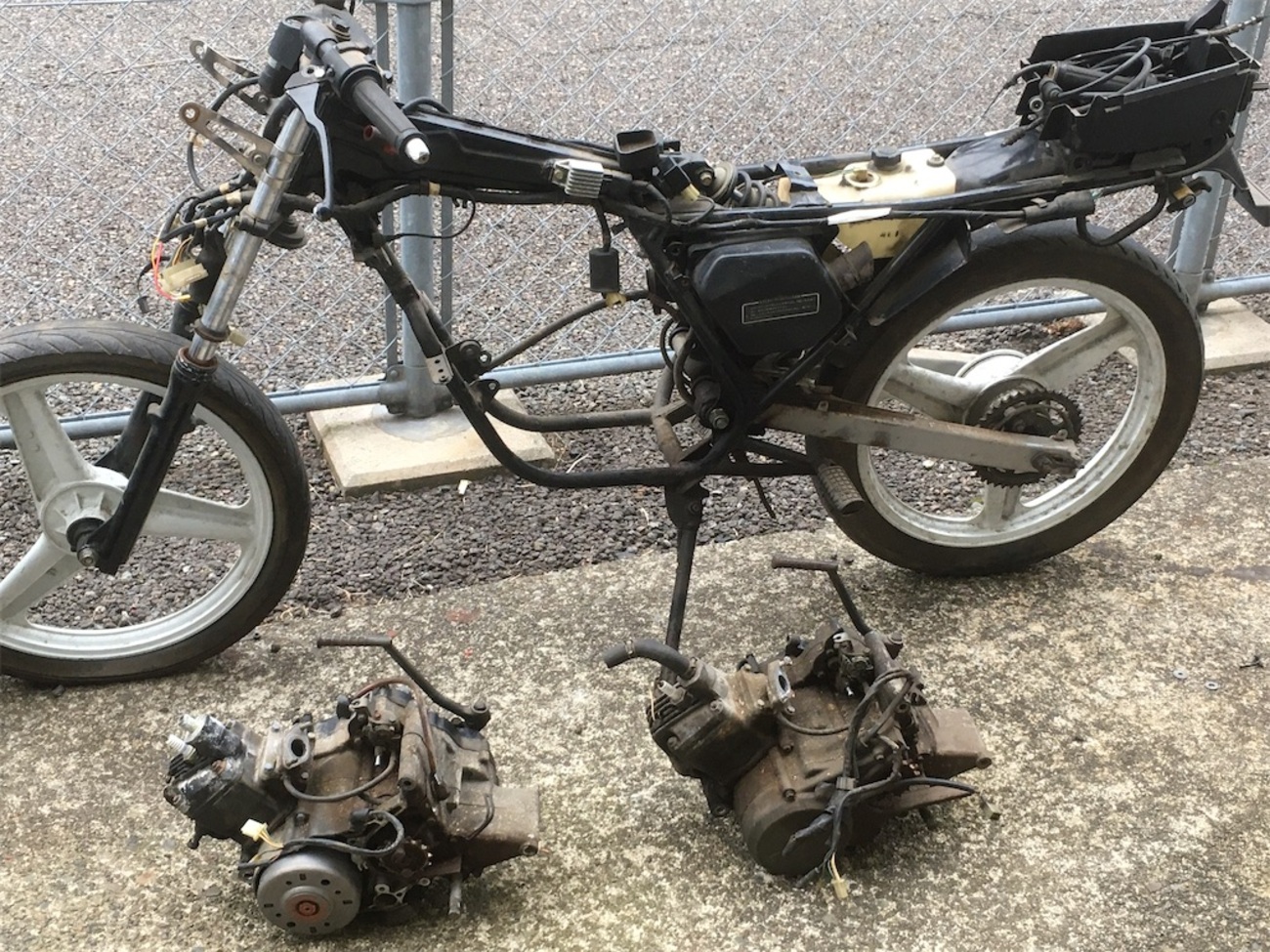 NS50Fの車体を拝借してNSR50のエンジンを実動確認 - JB店長日記