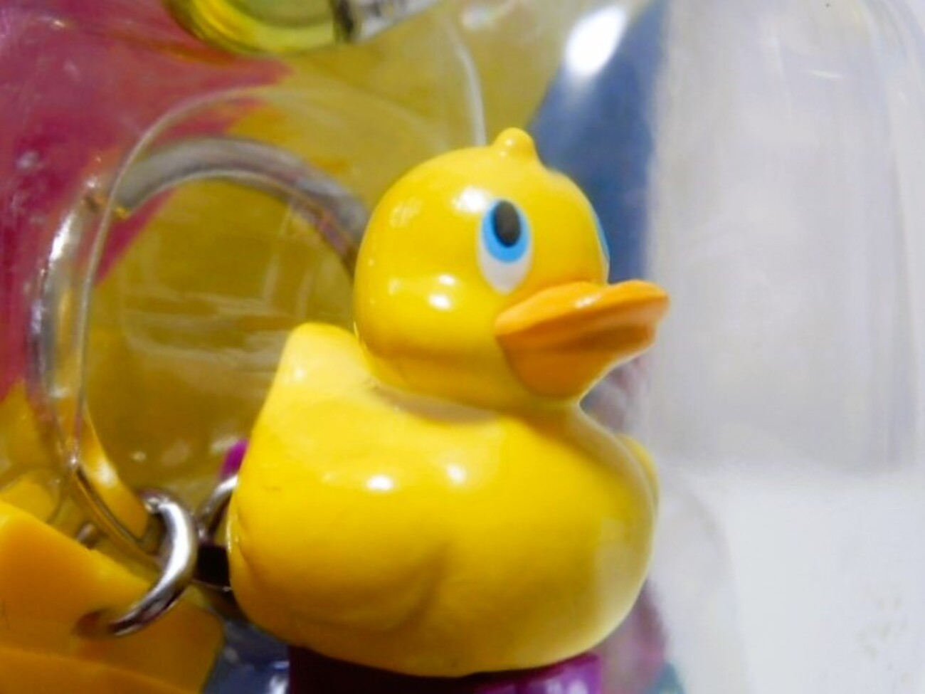 PEZ】アヒルちゃんのキーチャーム - 小さな世界