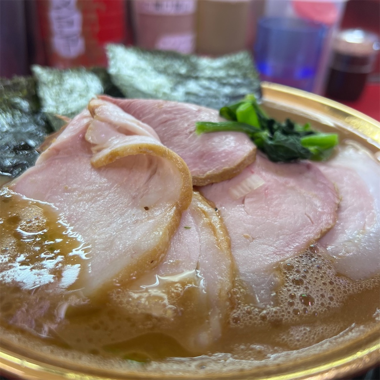 先着10名の金色丼！？黄金の丼でススル最強の直系家系ラーメンは美味 