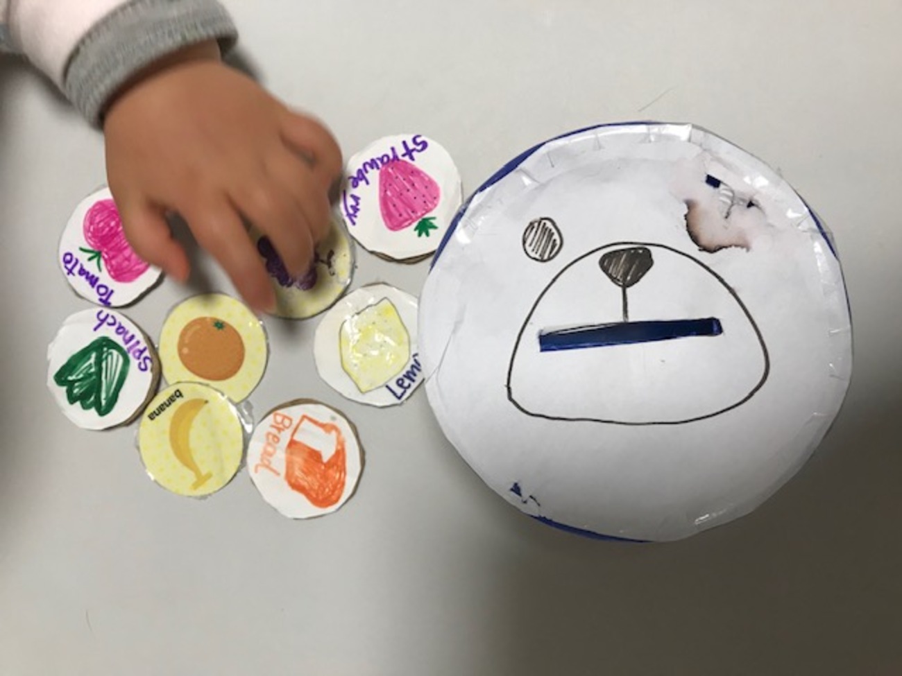 【一日一個ショボおもちゃ】モンテッソーリ知育、コイン落としもどき - 「SDGs」と「モンテッソーリ」と「共育」と