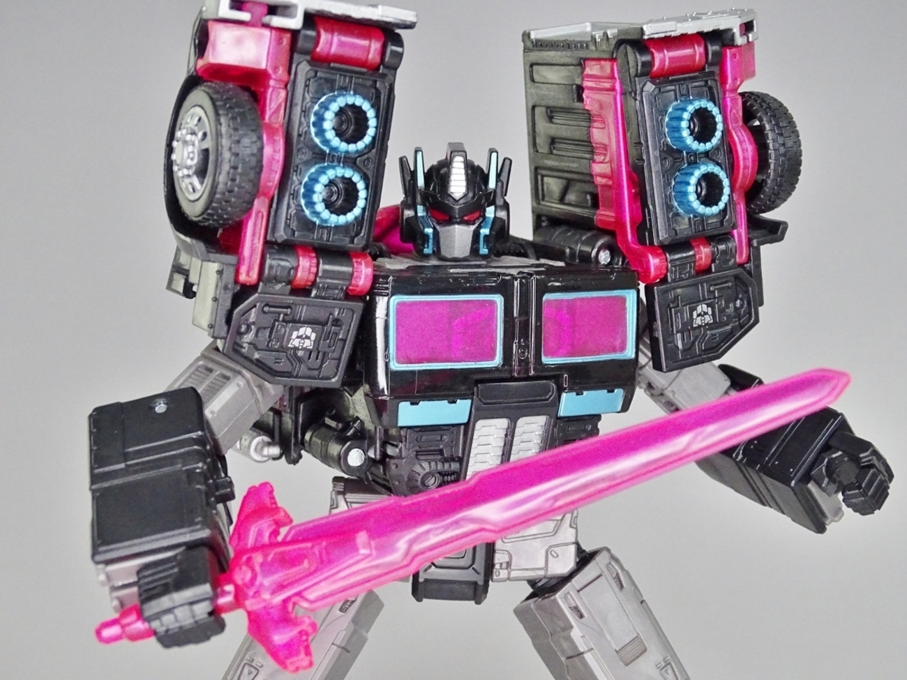 トランスフォーマーレガシー EX-08 暗黒司令官ブラックコンボイ 