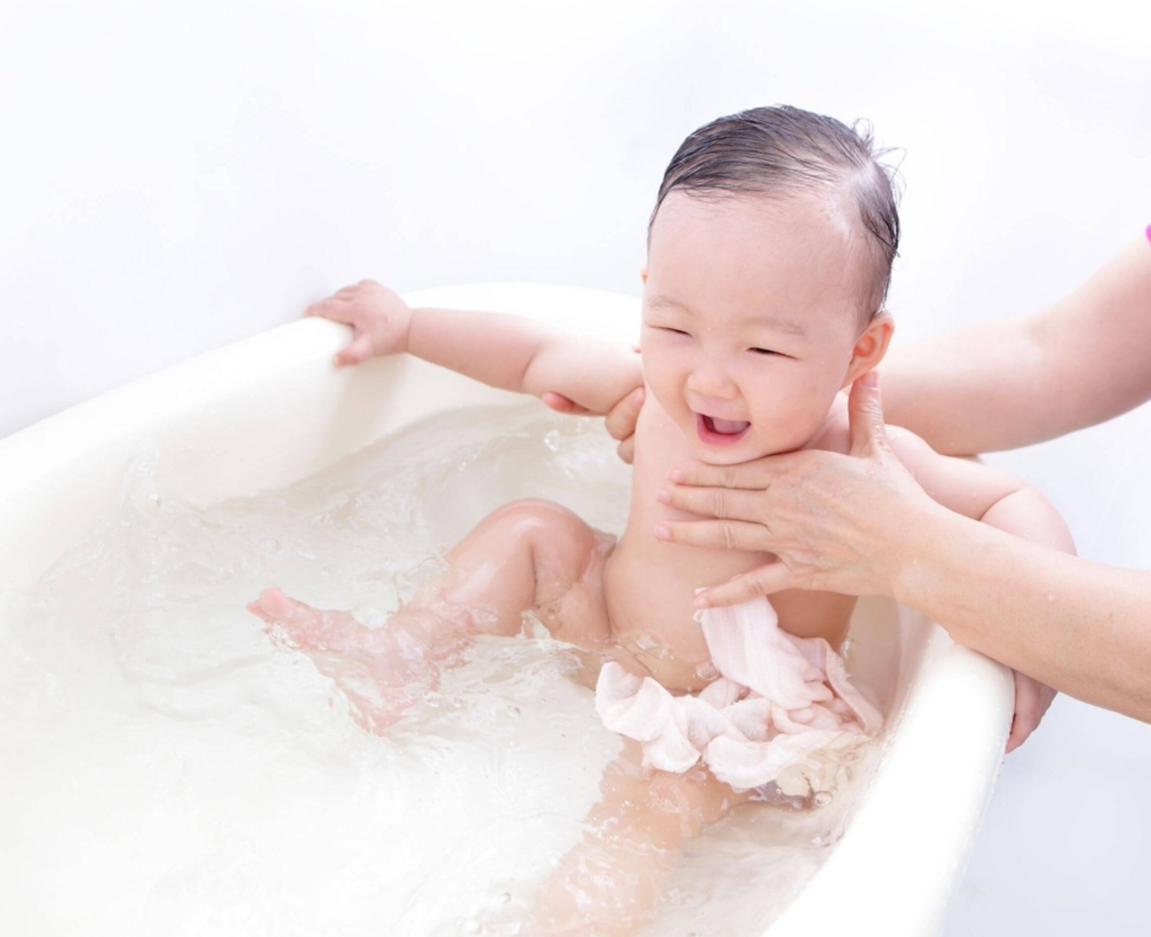  赤ちゃん おまた 医師監修】どこまで拭くべき？石鹸はつける？女の子のおまたのお手入れ方法を泌尿器科医に聞く - みんなの体験記【妊娠・出産・育児】