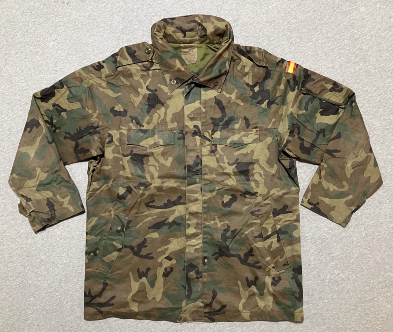 今回はフィールドジャケットです！【スペインの軍服】陸軍迷彩 