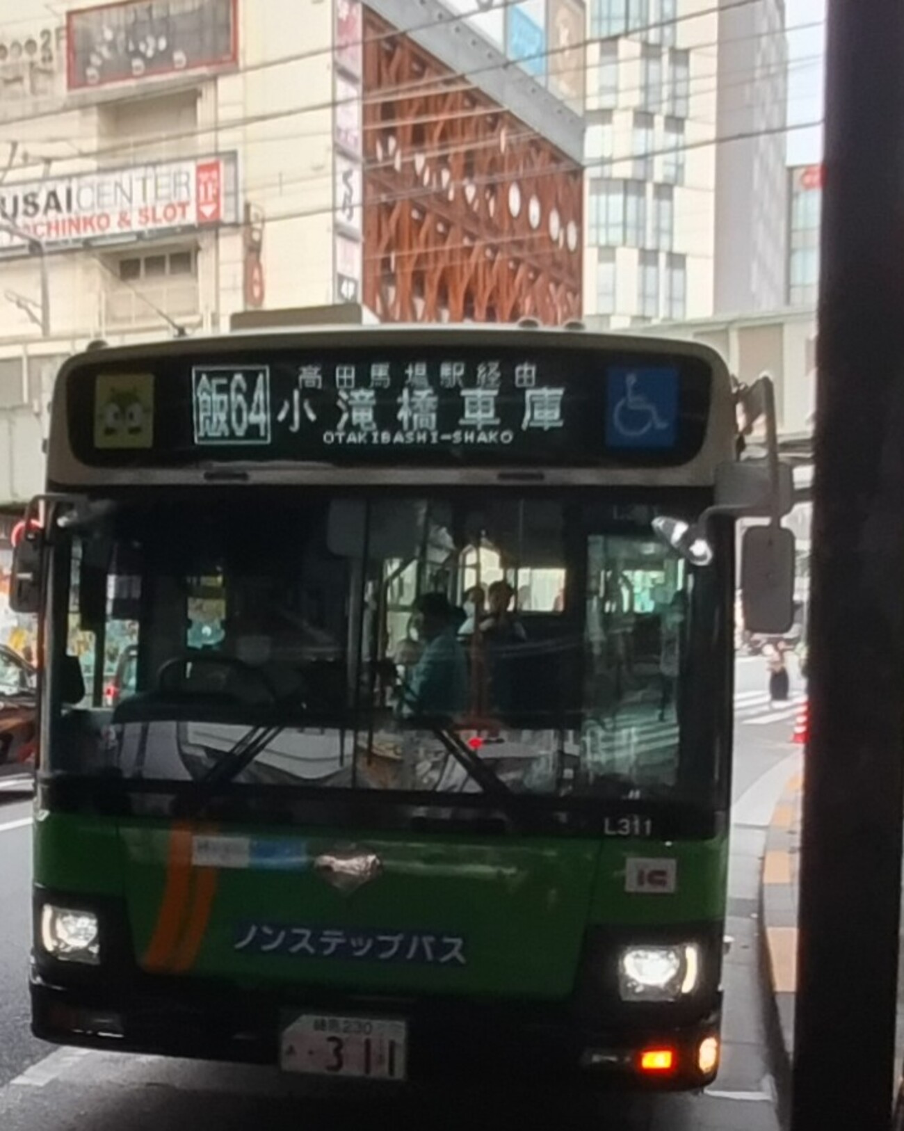 フルカラーLED方向幕。都営バスにはやはり高過ぎる買い物だったかな 