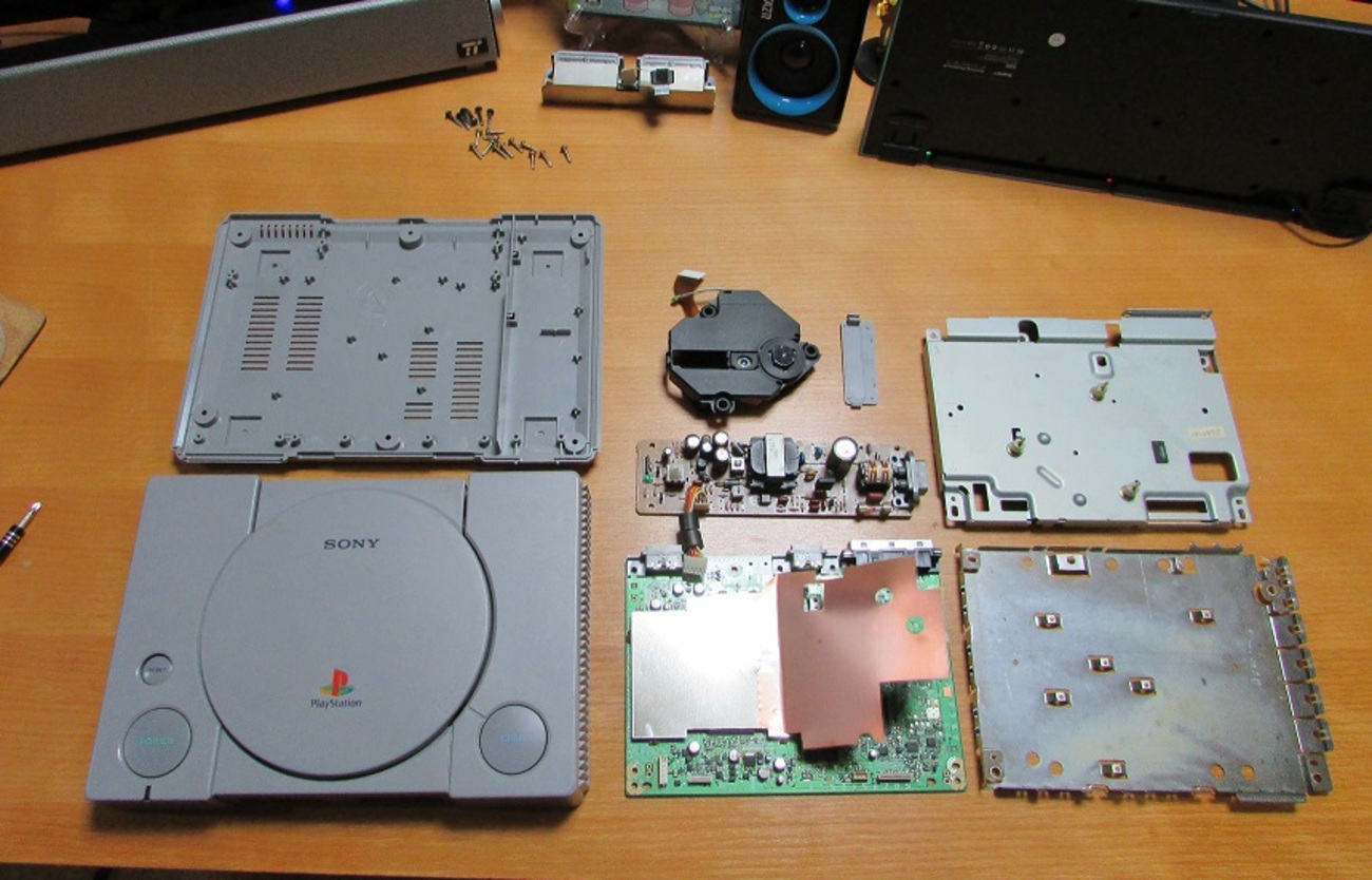 PS1を分解清掃しました！SCPH-7000 - レトロゲーム部屋住人 