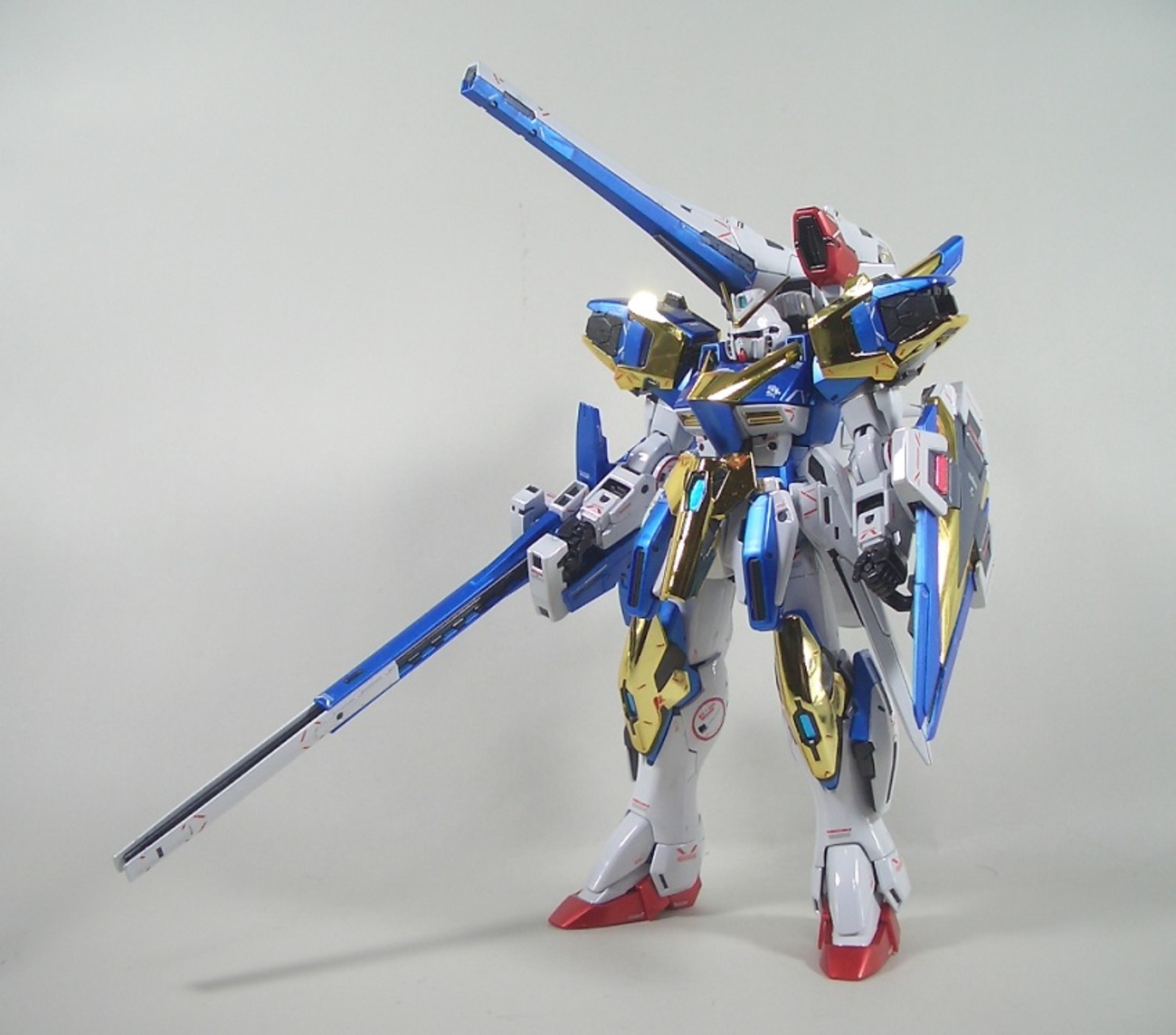 MG V2アサルトバスターガンダムVer.Ka［チタニウムフィニッシュ］ 完成 