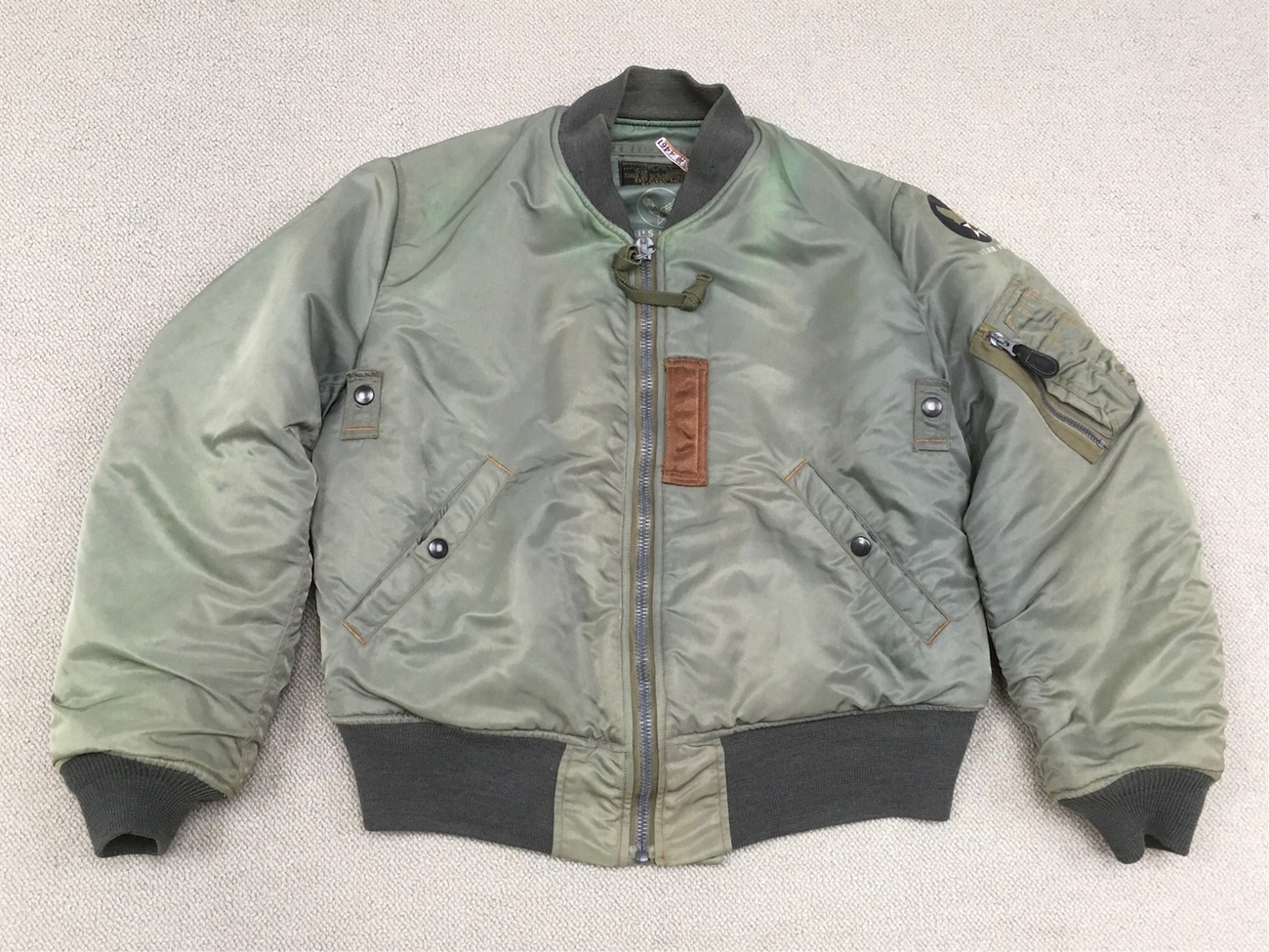 蘇った傑作！【アメリカの軍服】空軍フライトジャケットMA-1（初期型 