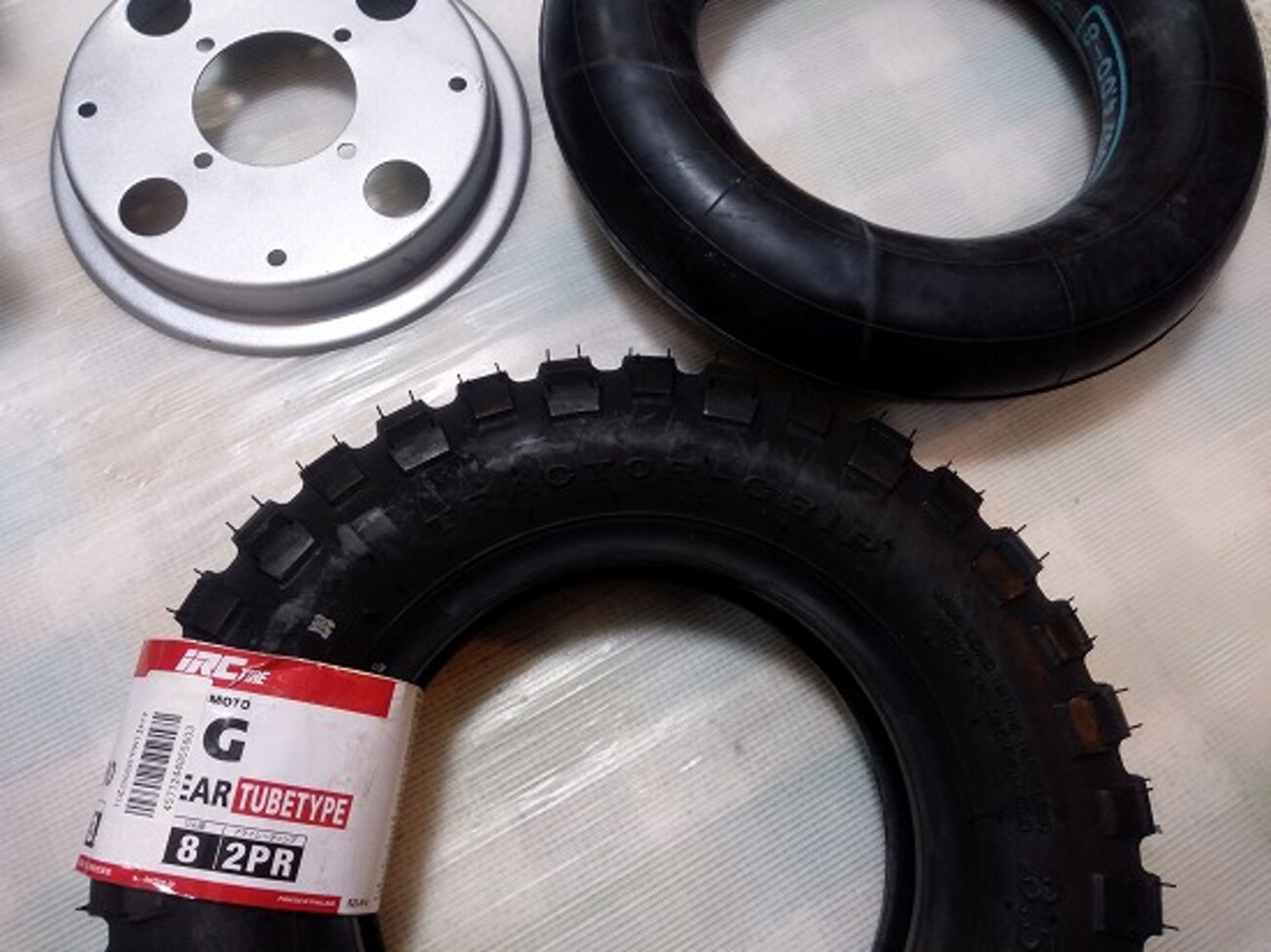 モンキー Z50J タイヤ交換：新品タイヤをホイールに装着～方法記録 