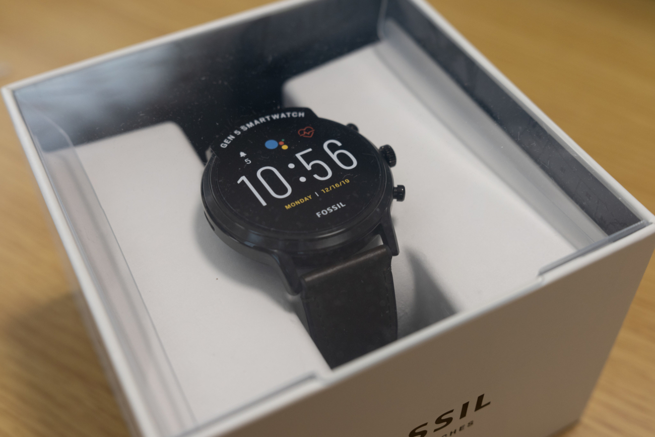 FOSSILのスマートウォッチを買いました - gomaの雑記